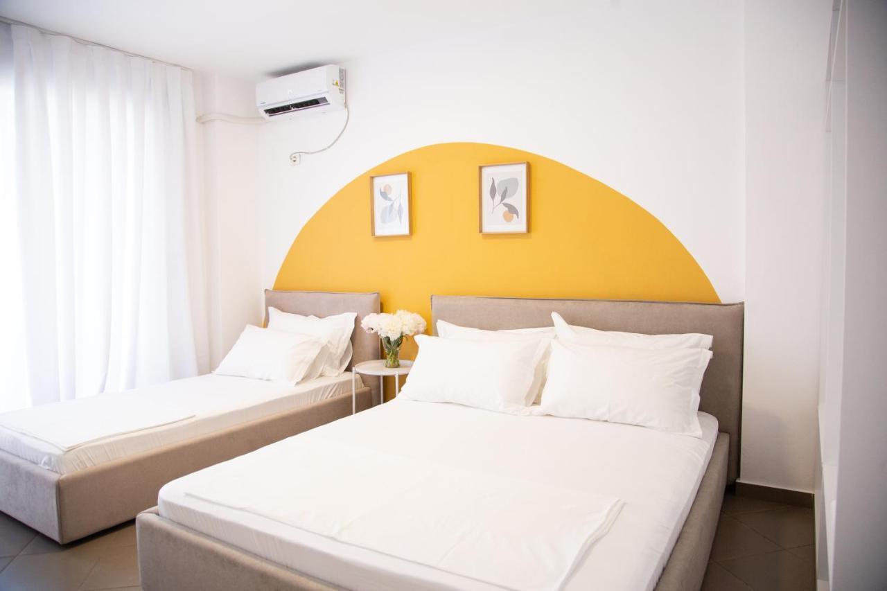 Lulu - Sunflower * Golem (Tirana)